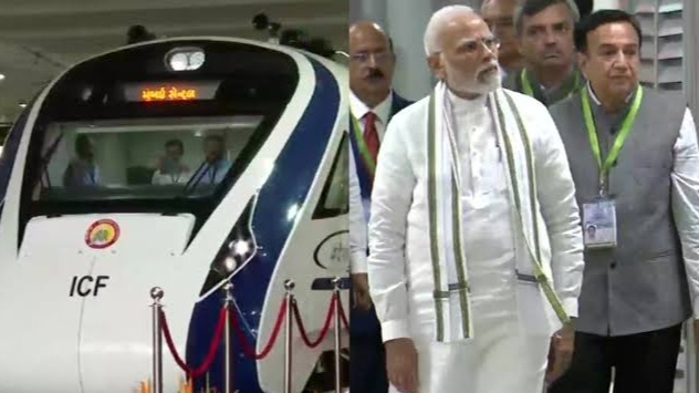 વંદે ભારત એક્સપ્રેસ, નરેન્દ્ર મોદી, અંબાજી, ભૂપેન્દ્ર પટેલ, આચાર્ય દેવવ્રત