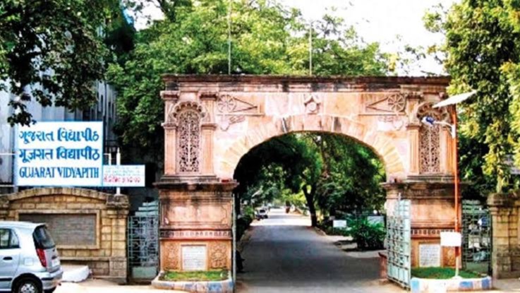 RSS, આચાર્ય દેવવ્રતે, ગુજરાત વિદ્યાપીઠ, SEWA, યુજીસીએ