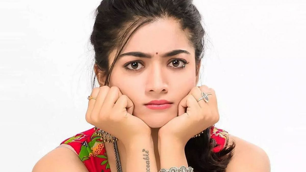 મુંબઈથી હૈદરાબાદ જવા નીકળેલી રશ્મિકા મંદાના સાથે ફ્લાઈટમાં શું થયું?, RASHMIKA