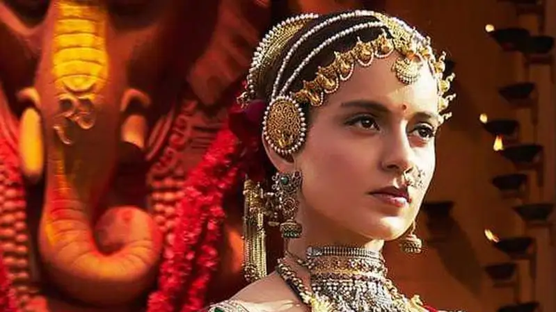 મહાકુંભ 2025 , ઈન્દોરની મોના , કંગના રનૌત , મોનાલિસા તુલના , ઈન્સ્ટાગ્રામ પોસ્ટ , સોશિયલ મીડિયા સેન્સેશન