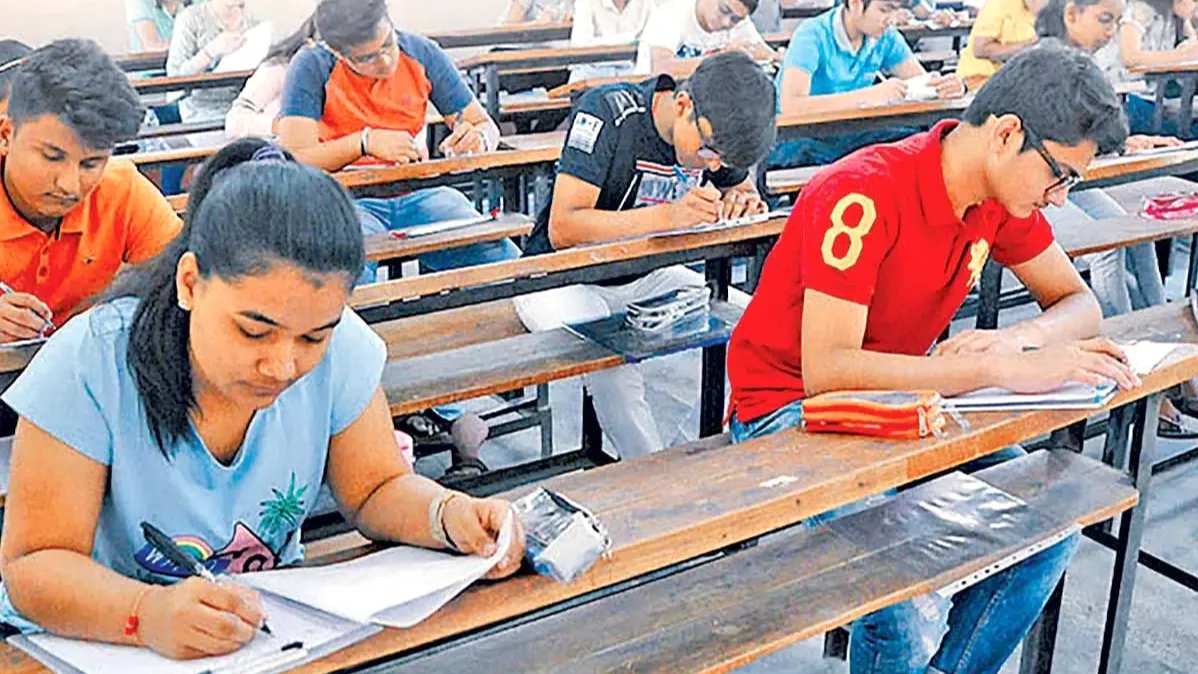 ગુજરાત માધ્યમિક અને ઉચ્ચતર માધ્યમિક શિક્ષણ બોર્ડ , બેઝિક ગણિત , સ્ટાન્ડર્ડ ગણિત , ધોરણ 10