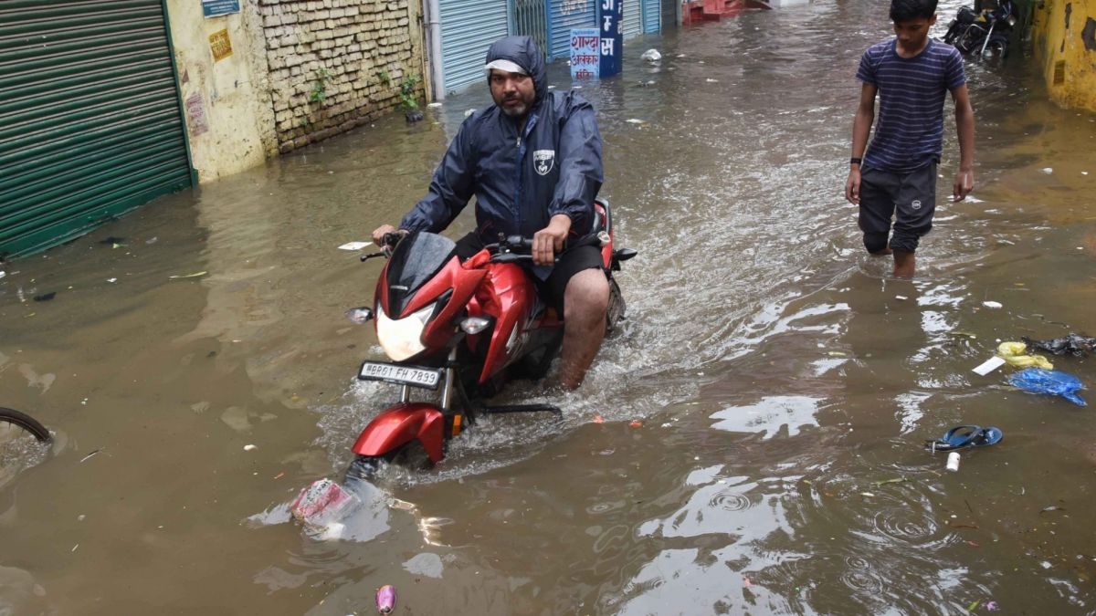 ગુજરાતમાં વરસાદ,  ભારે વરસાદની આગાહી,  દક્ષિણ ગુજરાત,  પૂર્વ મધ્ય ગુજરાત,  હવામાન વિભાગ,  માછીમારો માટે ચેતવણી,  ખેડૂત પર વરસાદનો પ્રભાવ,  પાણી ભરાવાની સમસ્યા