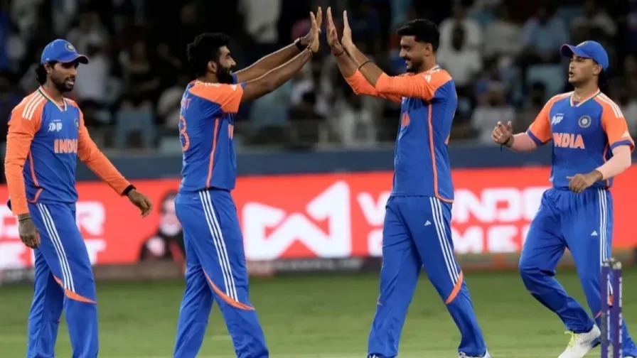 વર્લ્ડ નંબર 20,  ઓમાન,  ભારત,  ક્રિકેટ,  સંજુ સેમસન,  ફિફ્ટી,  21 રન,  બોલર્સ,  વિજય,  પ્રદર્શન