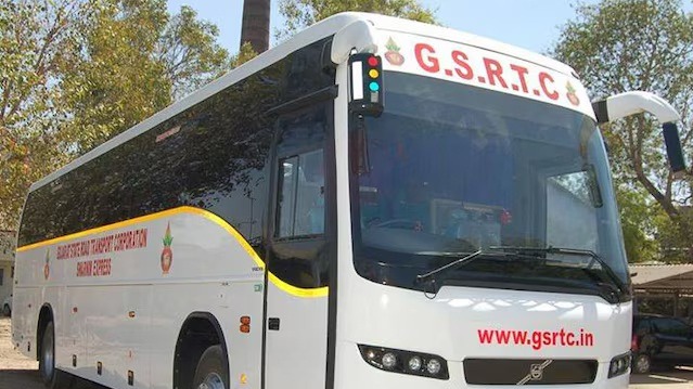 GSRTC,  સુરત,  વોલ્વો બસ,  દિવાળી,  સૌરાષ્ટ્ર,  શ્રમજીવી,  વધારાની ટ્રિપો,  પ્રતિ કિમી ભાડું,  ગ્રુપ બુકિંગ,  ગુજરાત રાજ્ય માર્ગ વાહનવ્યવહાર નિગમ