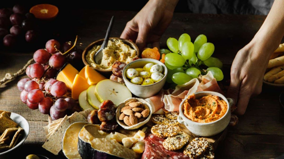 મેડિટેરેનિયન ડાયટ,  ભૂમધ્ય આહાર,  મોંનું સ્વાસ્થ્ય,  પેઢાના રોગો,  બળતરા વિરોધી,  ઓલિવ તેલ,  ફળો,  શાકભાજી,  આખા અનાજ,  પોષણશાસ્ત્રી