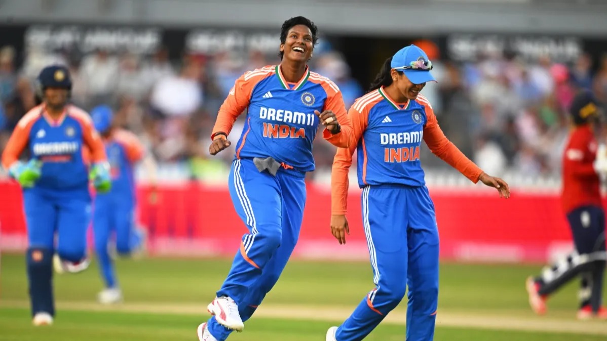 Deepti Sharma,  ભારતીય મહિલા ક્રિકેટ,  રેકોર્ડ તોડ્યું,  મહિલા ક્રિકેટર,  T20I achievements,  ઓલરાઉન્ડર Deepti Sharma,  ભારત vs Sri Lanka,  મહિલા ક્રિકેટ સમાચાર,  ક્રિકેટ ઇતિહાસ,  Deepti Sharma feats