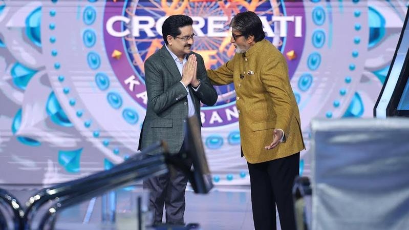 Kaun Banega Crorepati 17,  Kumar Mangalam Birla,  Ratan Tata,  ટાટા ગ્રુપ,  બિરલા પરિવાર,  KBC શો,  અમિતાભ બચ્ચન,  ભારતીય ઉદ્યોગપતિ,  પરિવારિક સંબંધો,  ટાટા કંપનીઓ