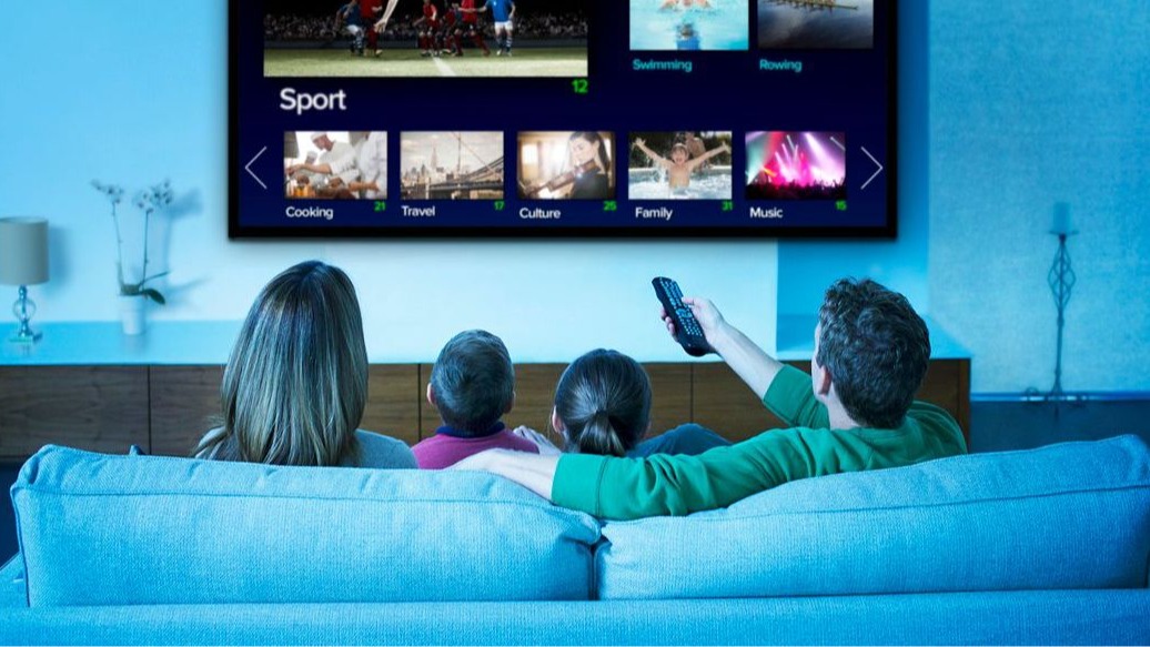 IPTV Hrvatska,  કેબલ ટીવી બંધ કરો,  IPTV 2026,  TV પેકેજ વિકલ્પ,  ઓનલાઇન ટીવી સ્ટ્રીમિંગ,  સ્માર્ટ ટીવી IPTV,  ડિજિટલ મનોરંજન,  OTT vs IPTV,  TV subscription બચત