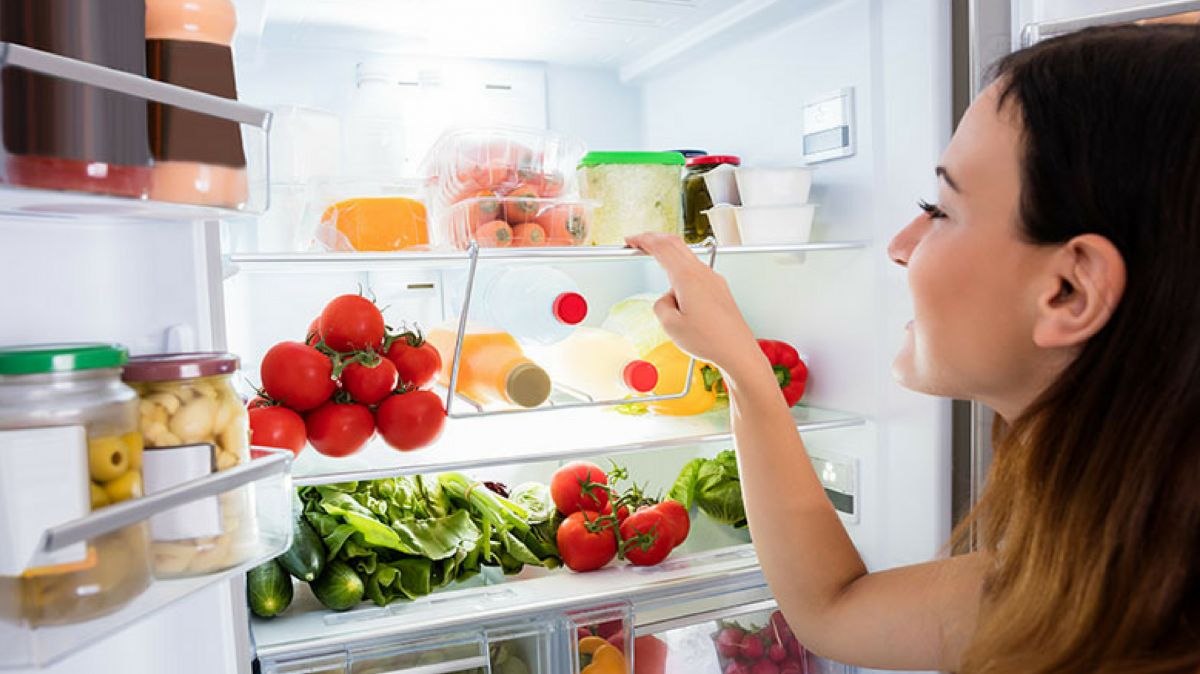 fridge storage vegetables,  harmful vegetables in fridge,  vegetables not to store in fridge,  potato fridge side effects,  tomato storage tips,  onion storage method,  garlic storage tips,  food safety vegetables,  healthy food storage tips,  fridge food mistakes