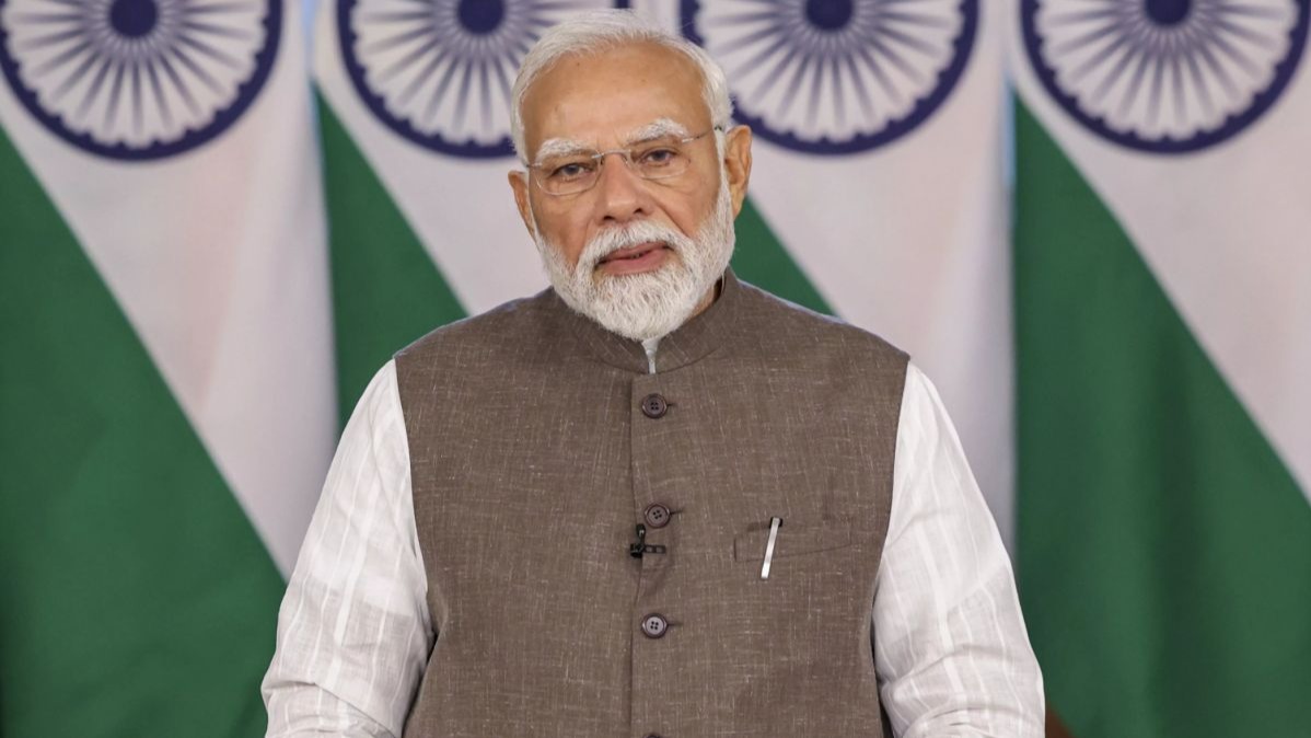 PM Modi appeal,  Ahmedabad public opinion,  petrol diesel saving,  public transport Ahmedabad,  gold silver purchase news,  hybrid work culture India,  Ahmedabad latest news,  fuel saving tips,  gold price India,  Gujarati news today
