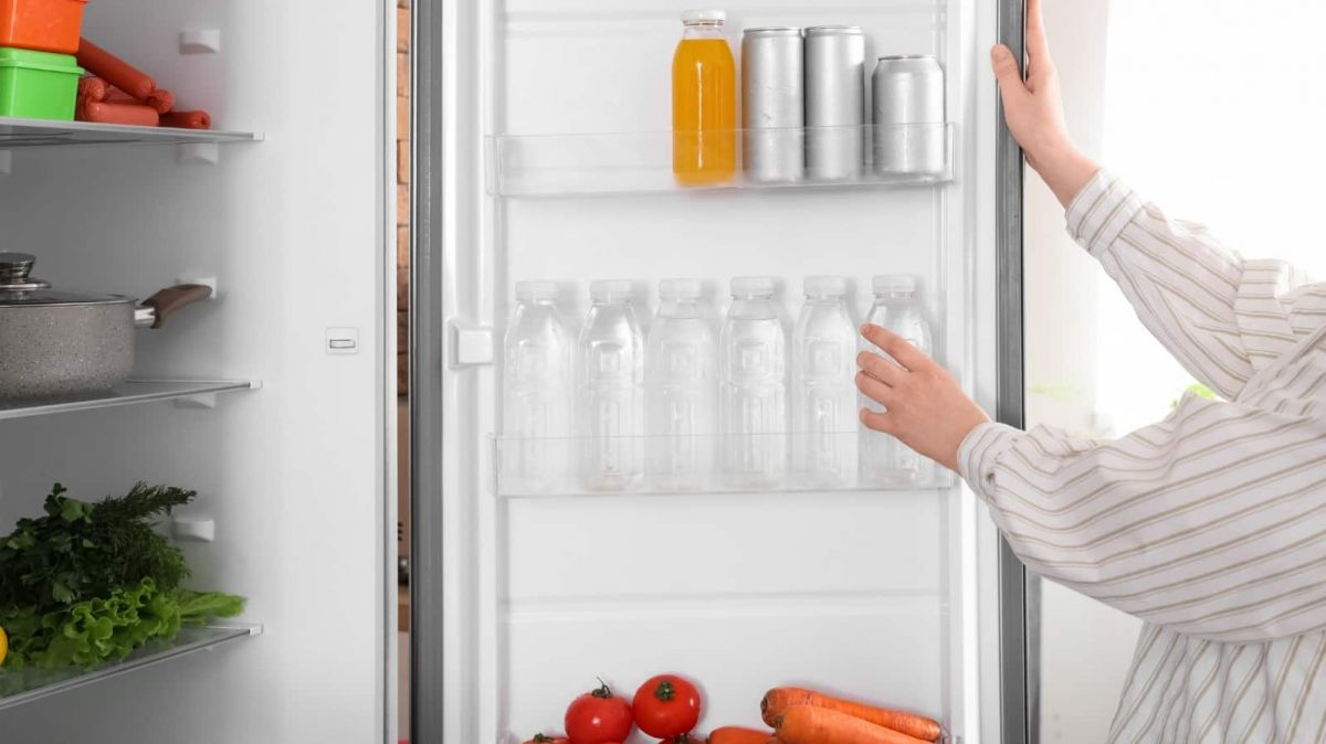plastic water bottle in fridge,  glass bottle for water storage,  BPA free bottle,  fridge water storage tips,  health tips for drinking water,  plastic bottle side effects,  safe water bottle for fridge,  cold water health tips,  food grade plastic bottle,  healthy lifestyle tips