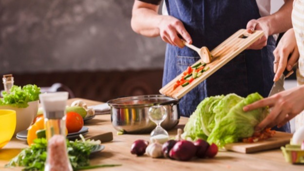 કોલોરેક્ટલ કેન્સર, આલ્કોહોલ, ખોરાક, દવા, આંતરડાના કેન્સર